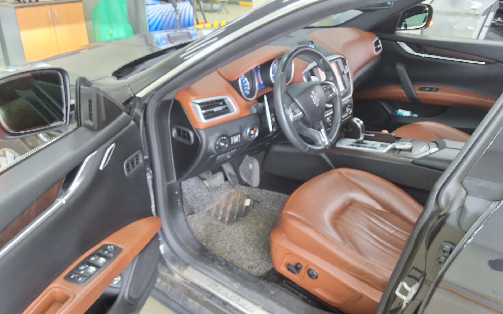 2015 - maserati ghibli