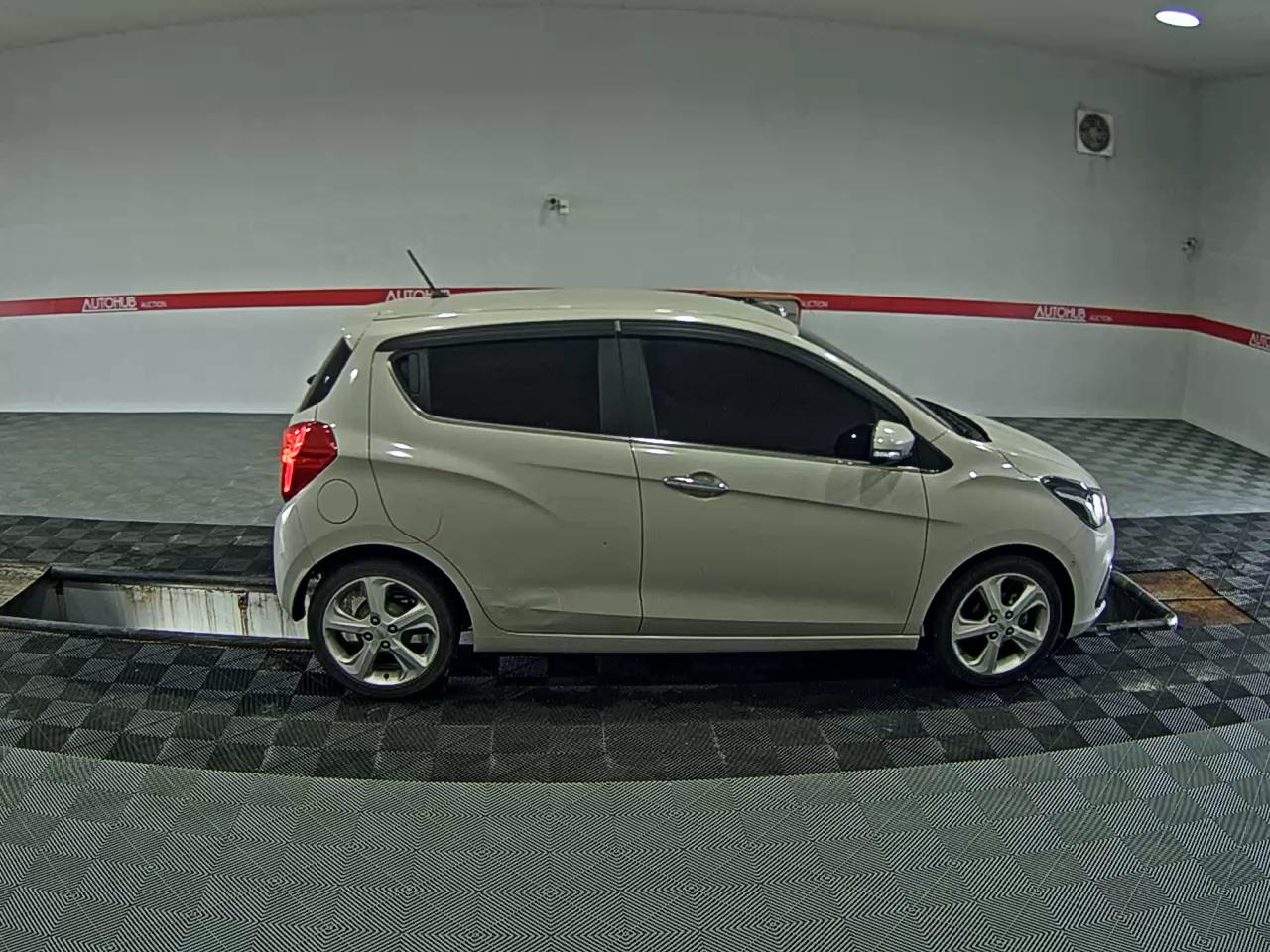 2016 - chevrolet spark
