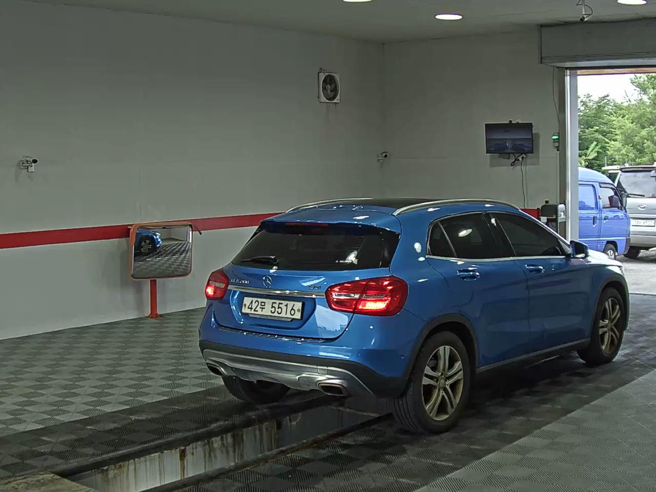 2015 - mercedes-benz 200