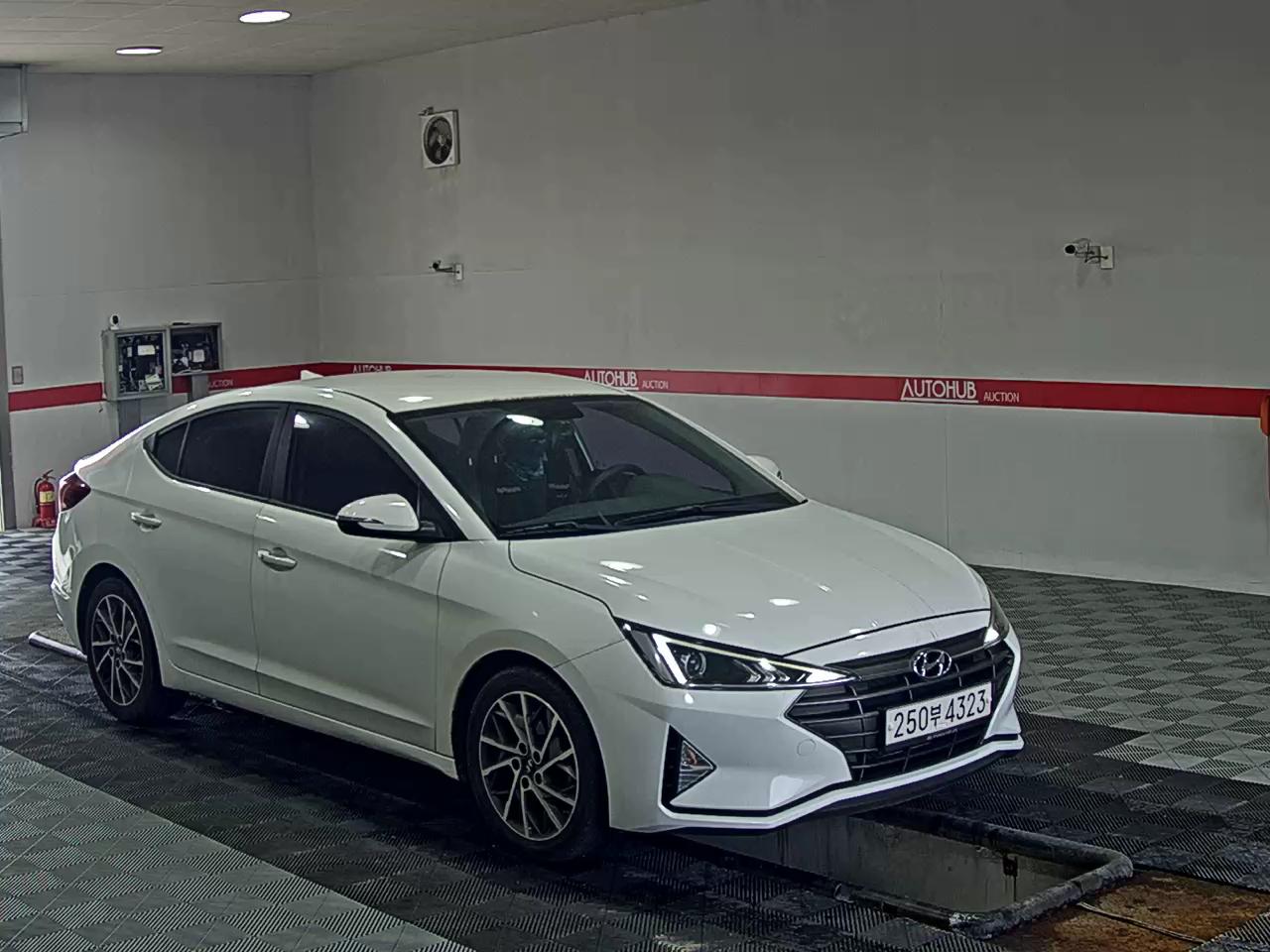 2019 - hyundai avante