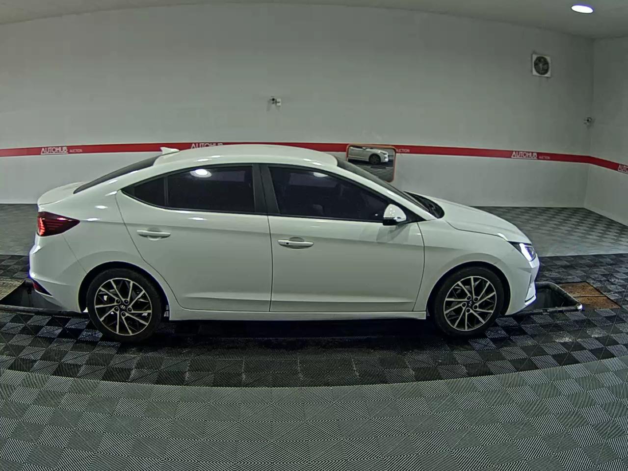 2019 - hyundai avante