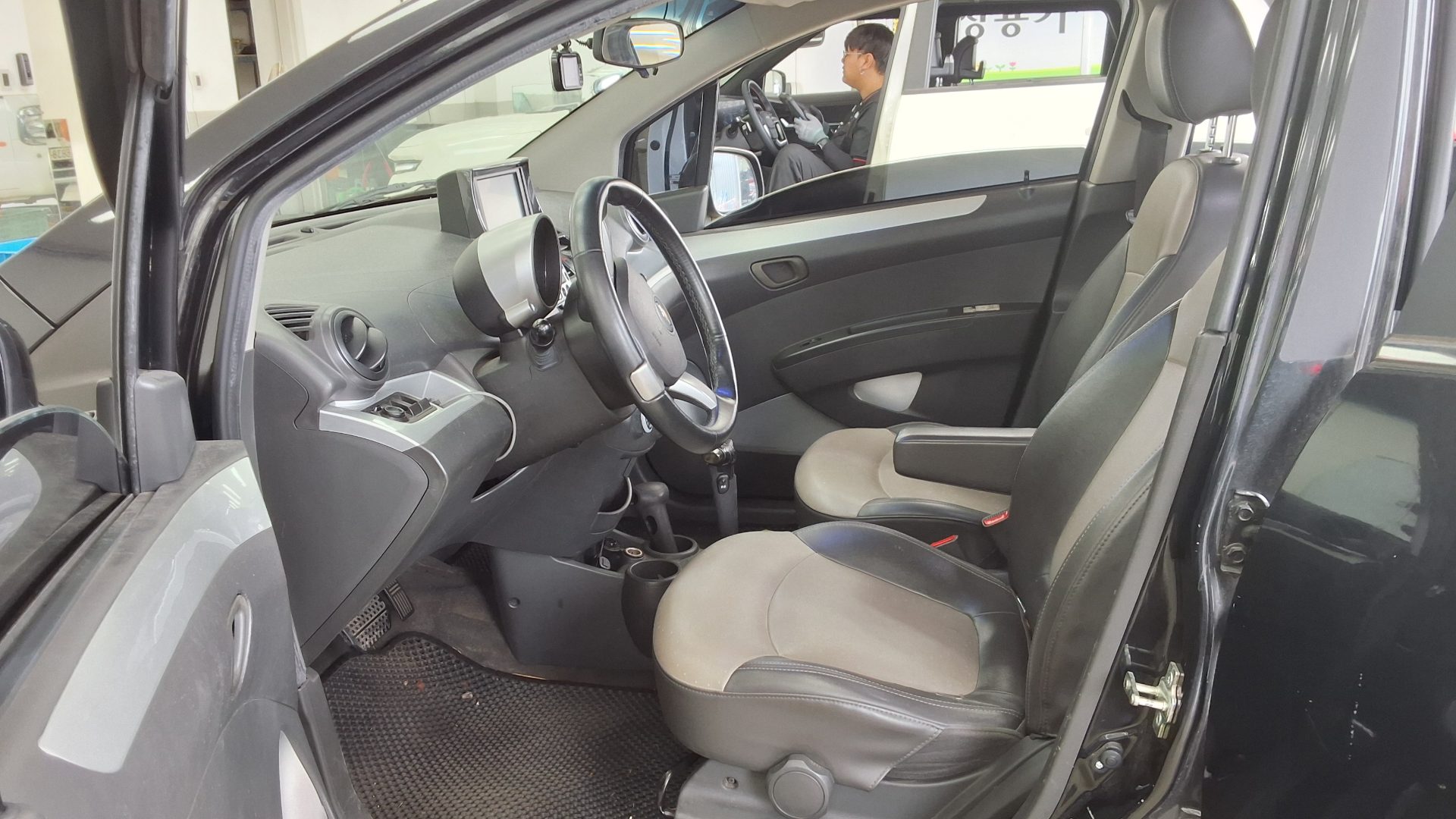 2012 - chevrolet spark