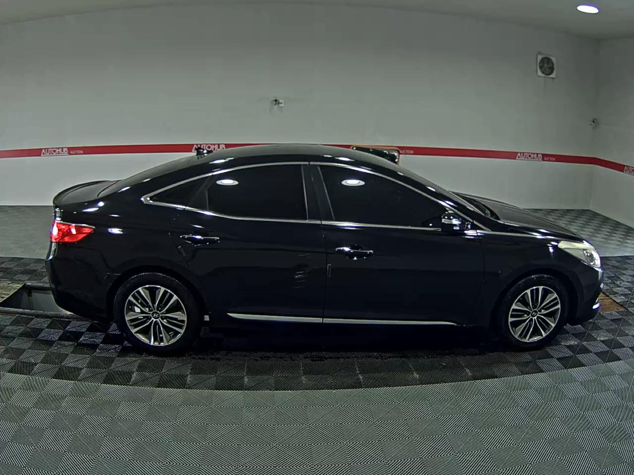2011 - hyundai grandeur