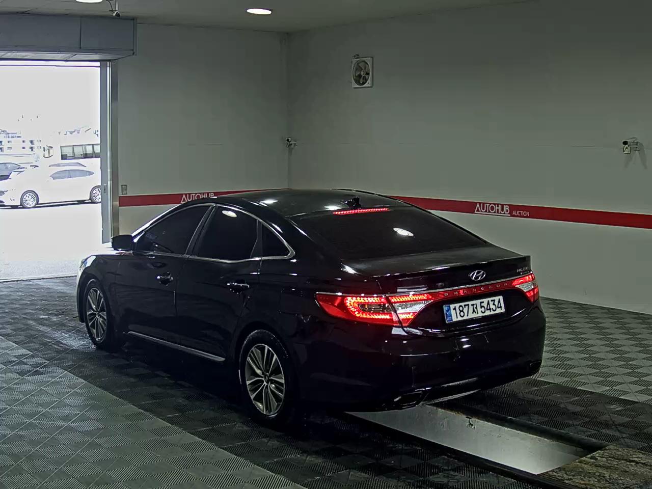 2011 - hyundai grandeur