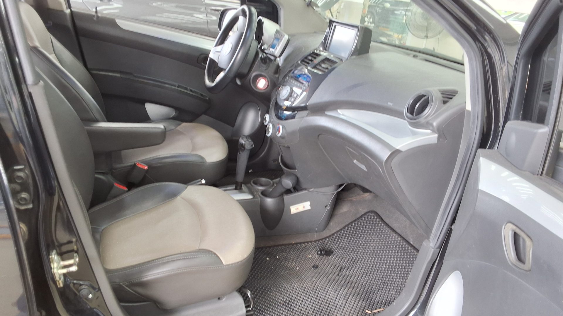 2012 - chevrolet spark