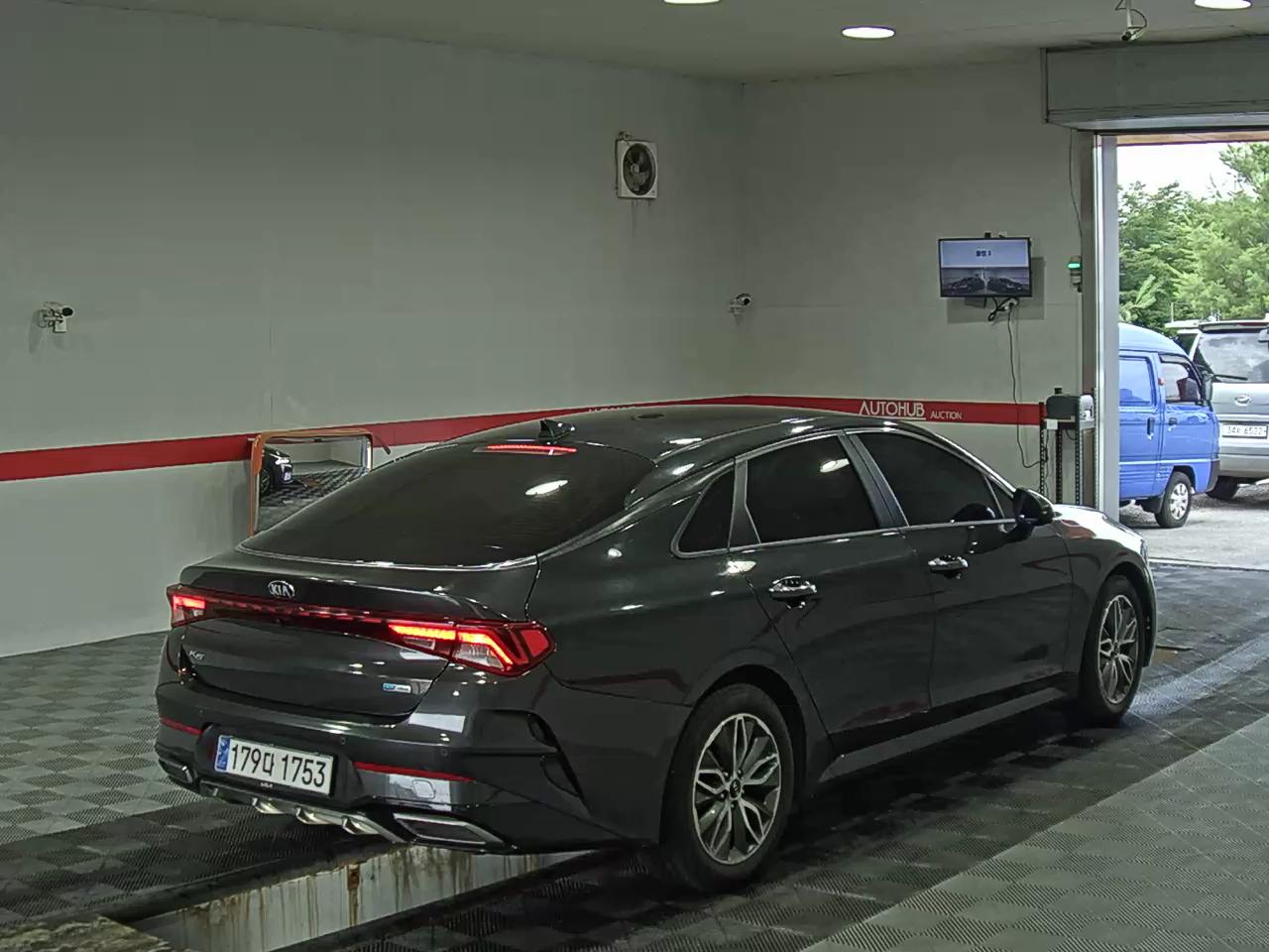 2021 - kia k5