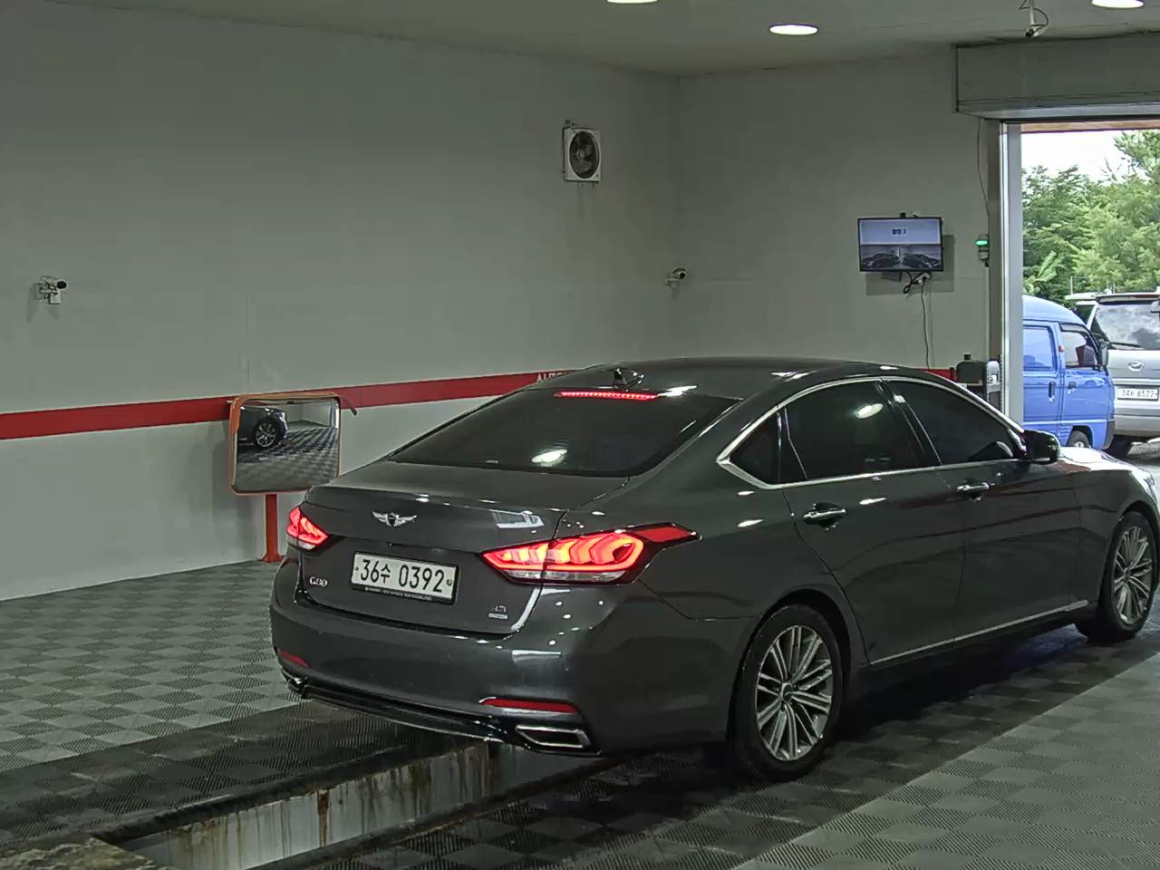 2017 - genesis g80