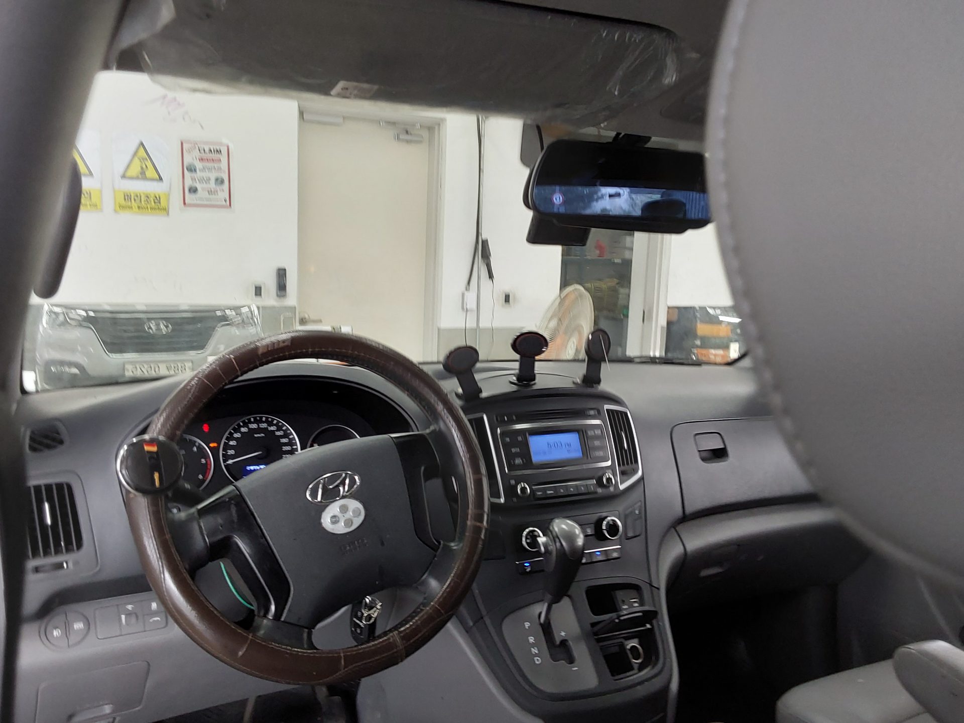 2021 - hyundai grand starex