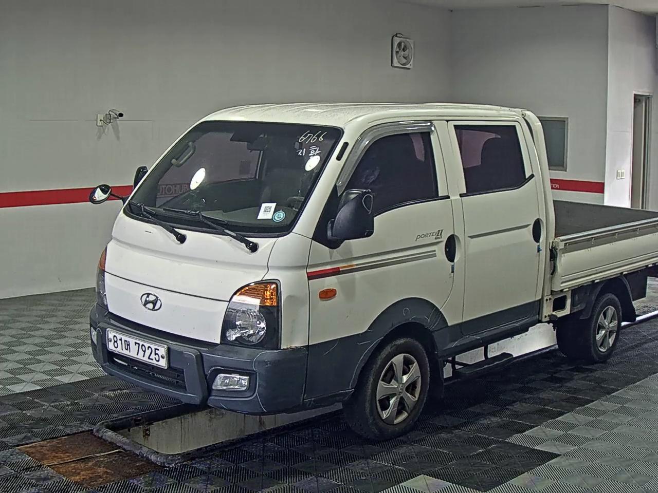 HYUNDAI PORTER II DOUBLE CAB EXTRA WHEELBASE GOLD