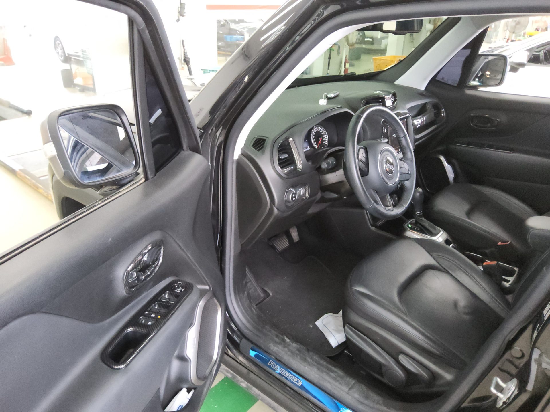 2020 - jeep renegade