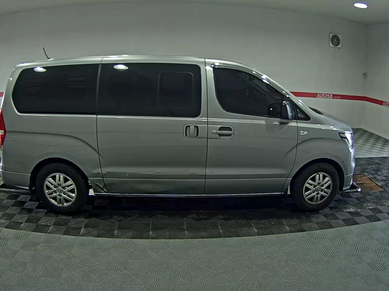2021 - hyundai grand starex