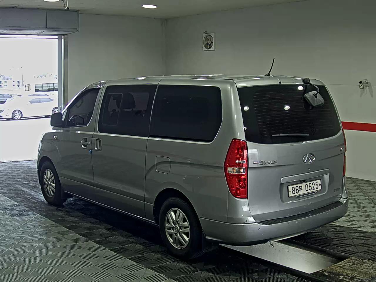 2021 - hyundai grand starex