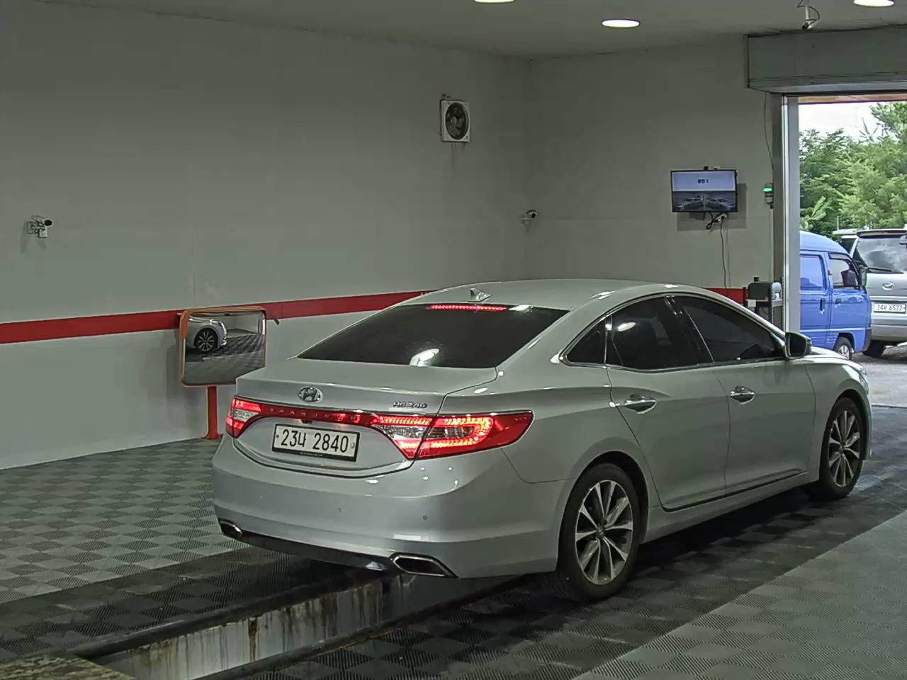 2015 - hyundai grandeur