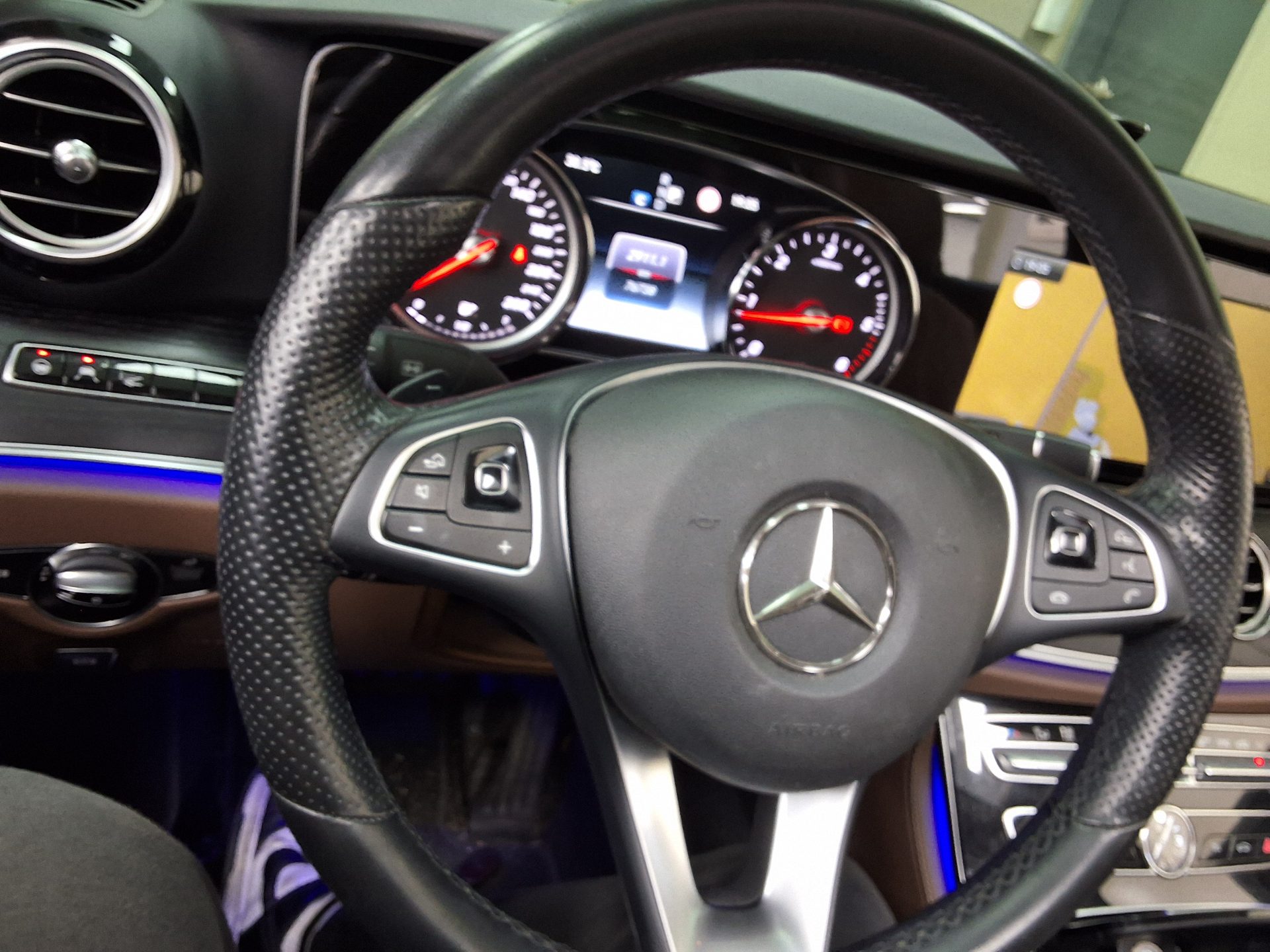 2017 - mercedes-benz e220d