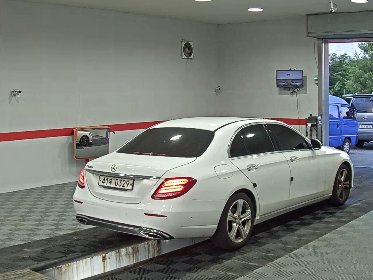2017 - mercedes-benz e220d