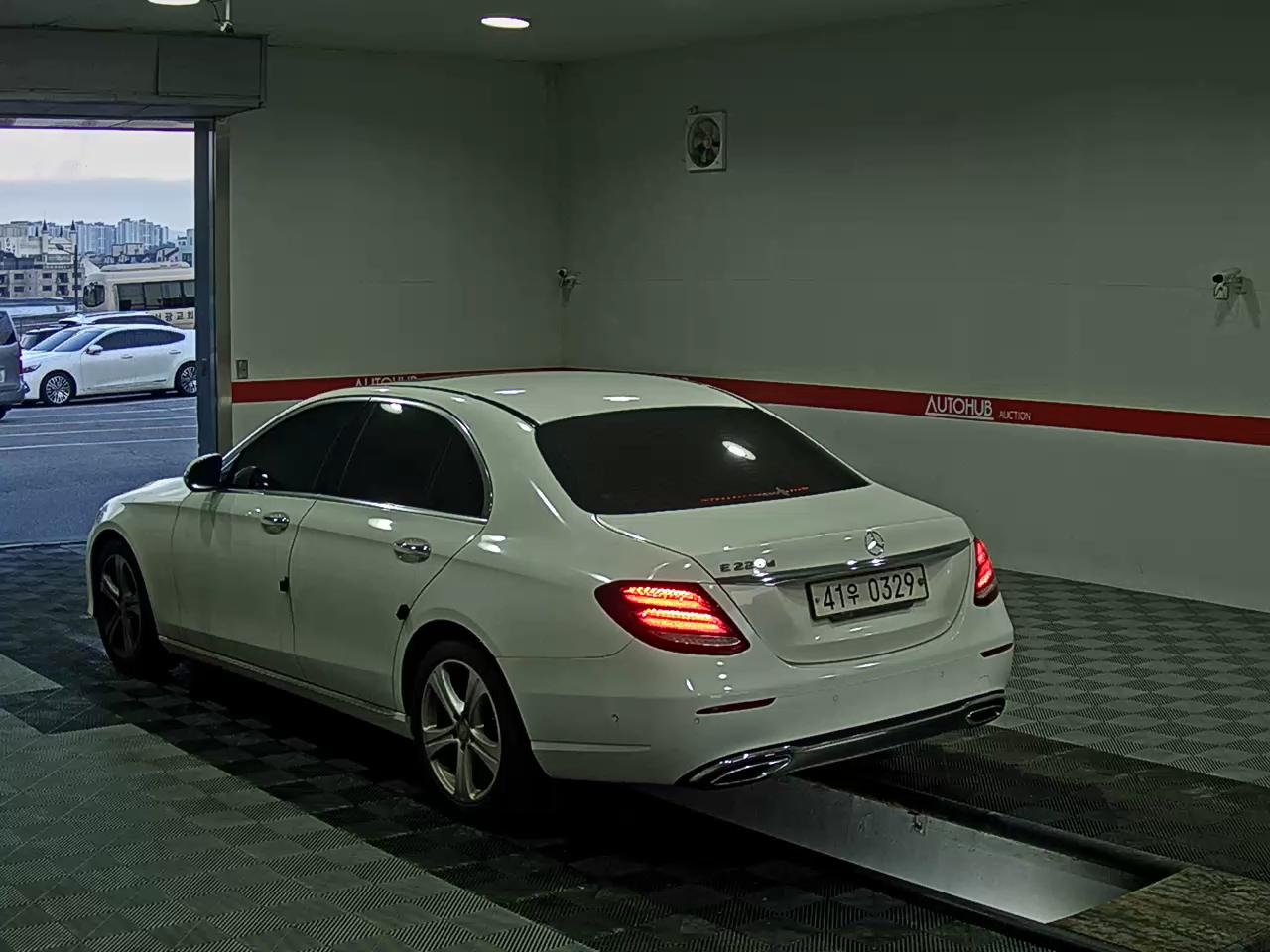 2017 - mercedes-benz e220d