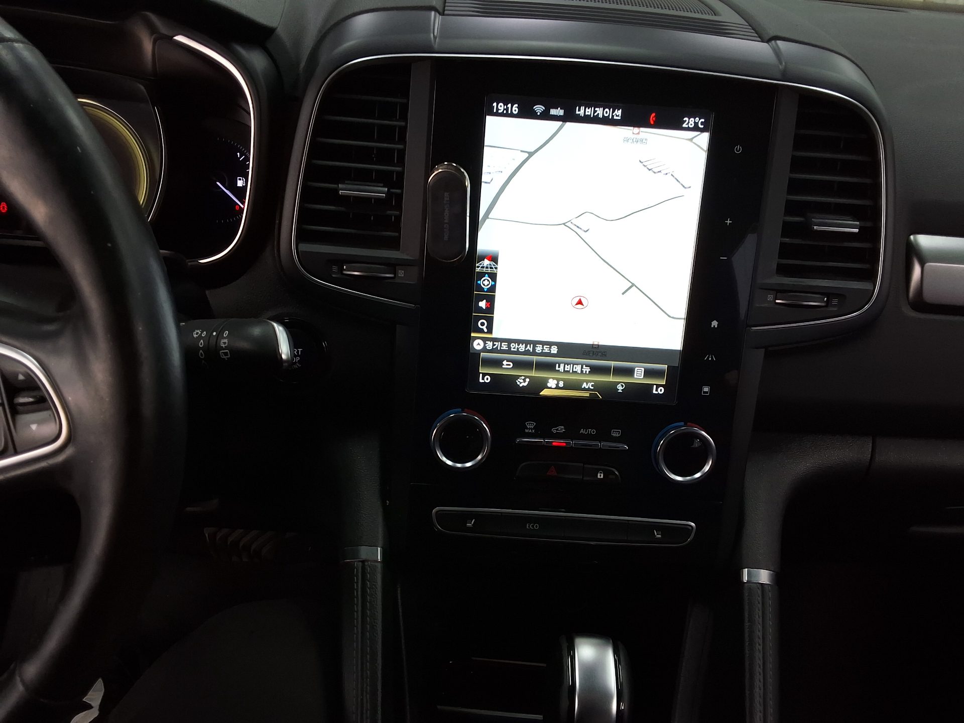 2019 - renault qm6
