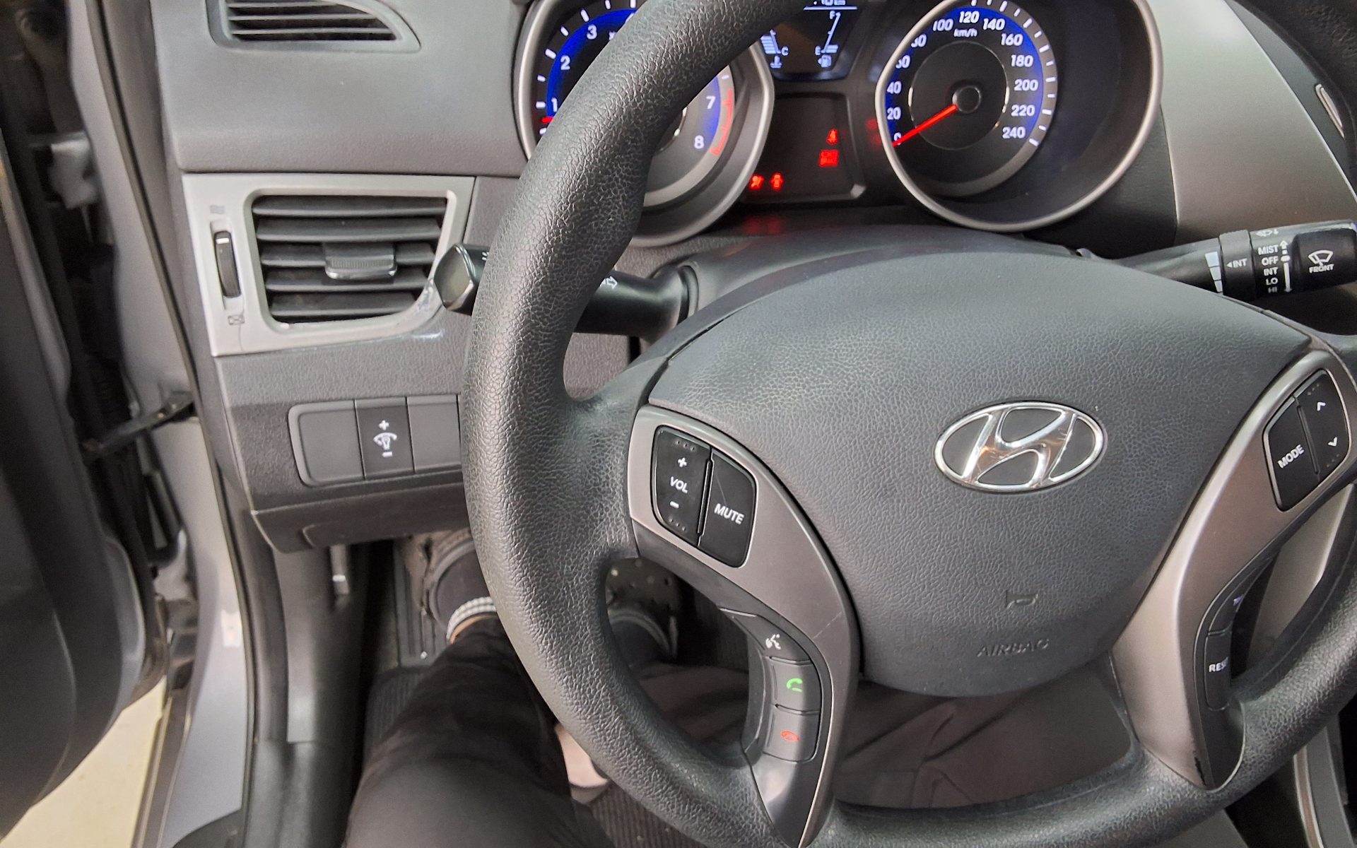 2013 - hyundai avante