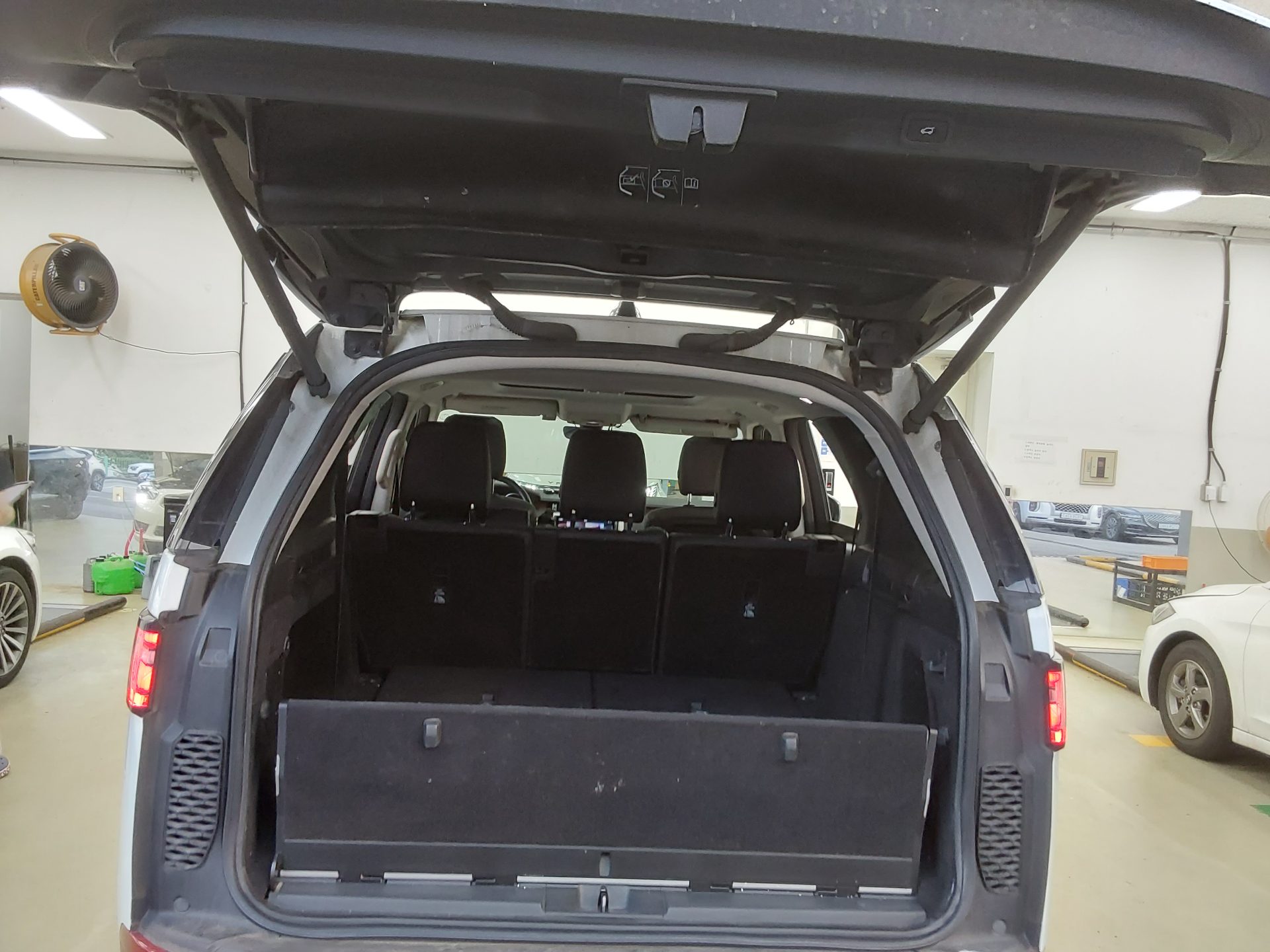 2017 - land rover discovery