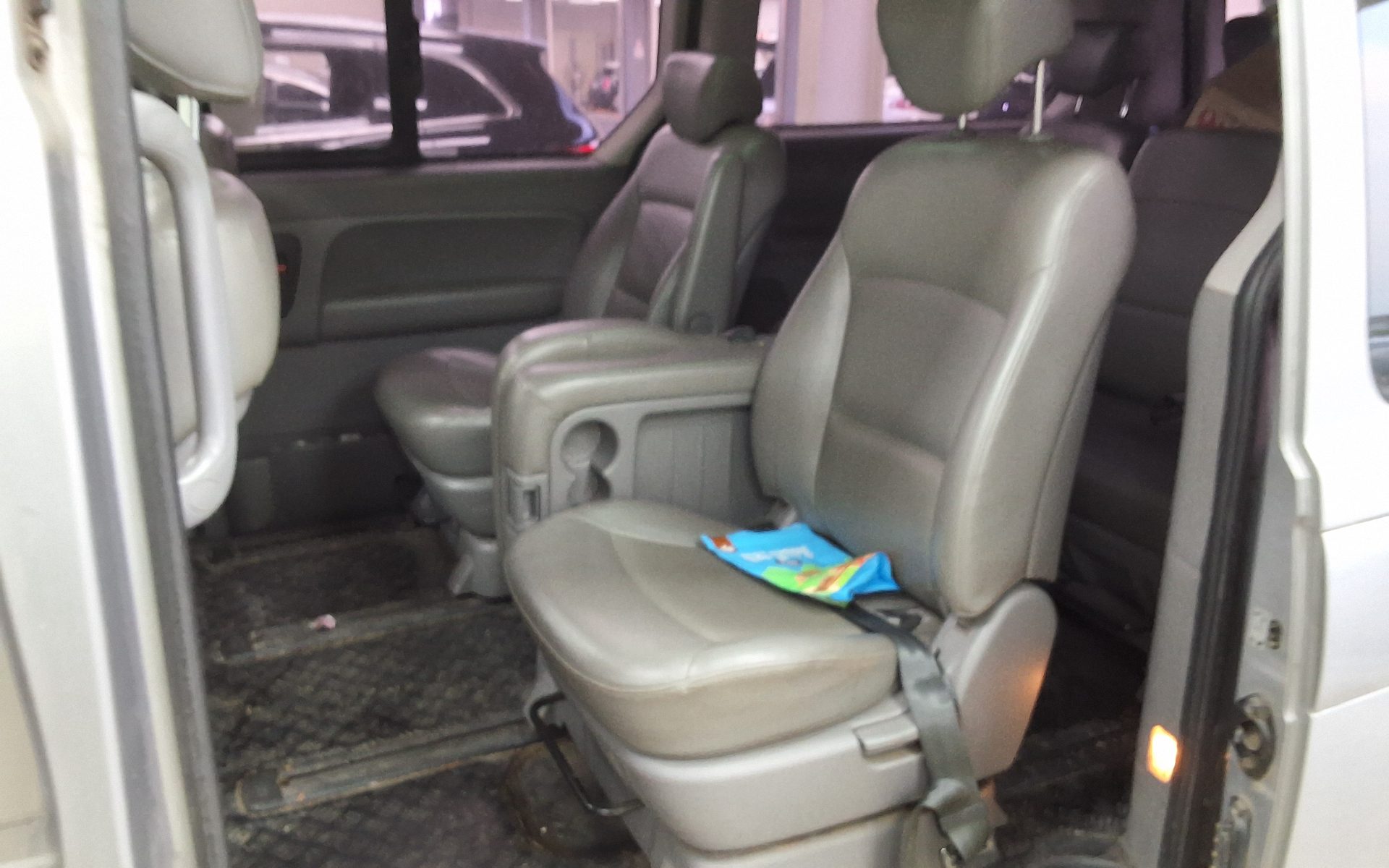 2012 - hyundai grand starex