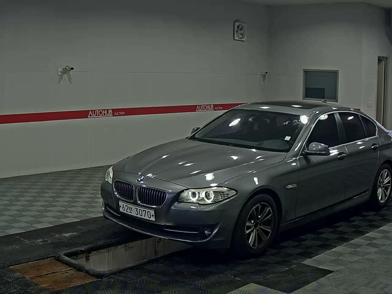 BMW 5 SERIES (6TH GEN) 528i