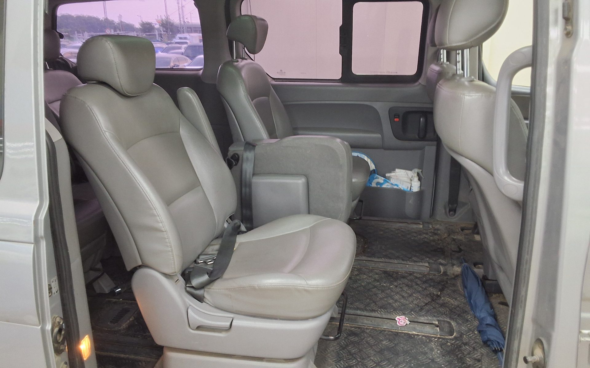 2012 - hyundai grand starex