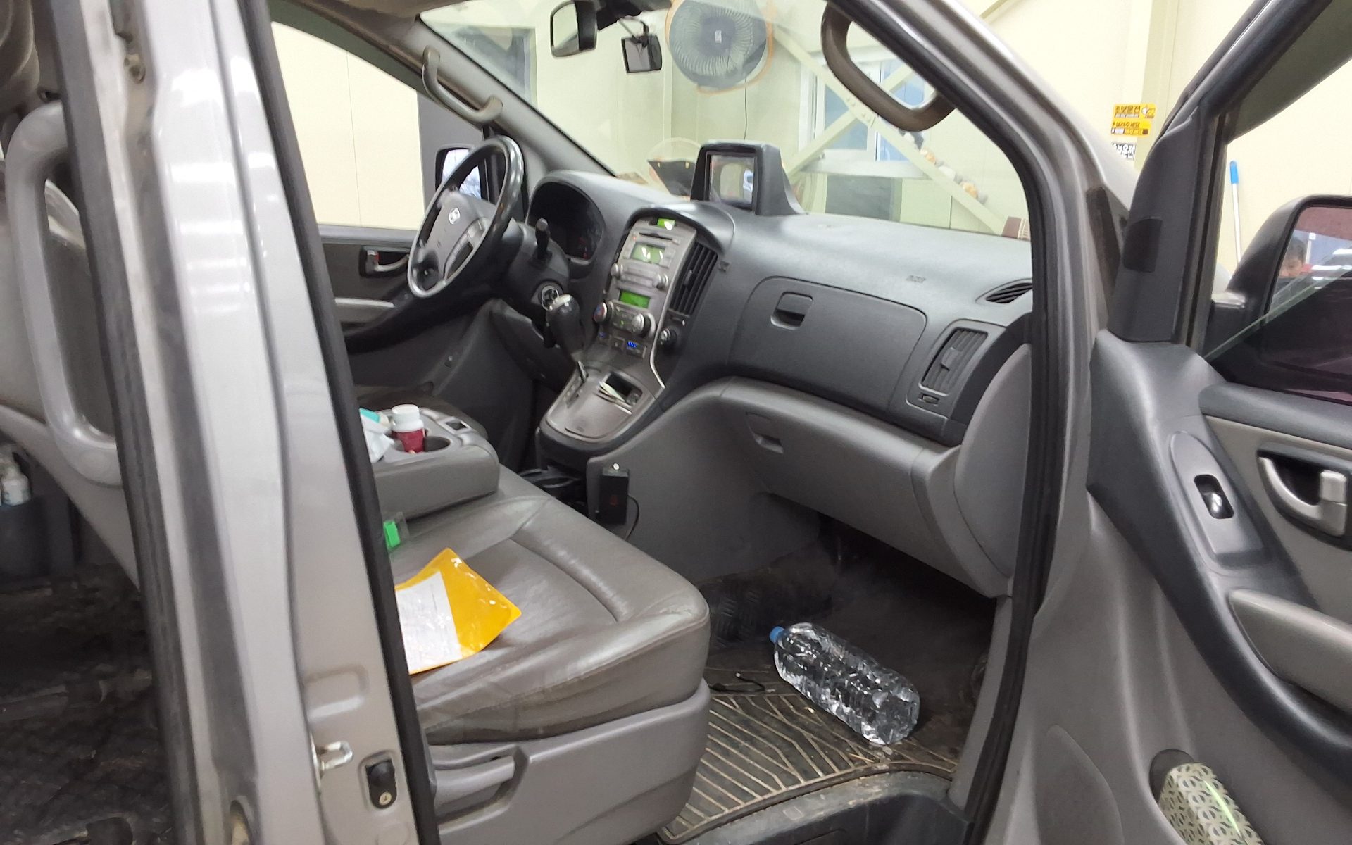 2012 - hyundai grand starex