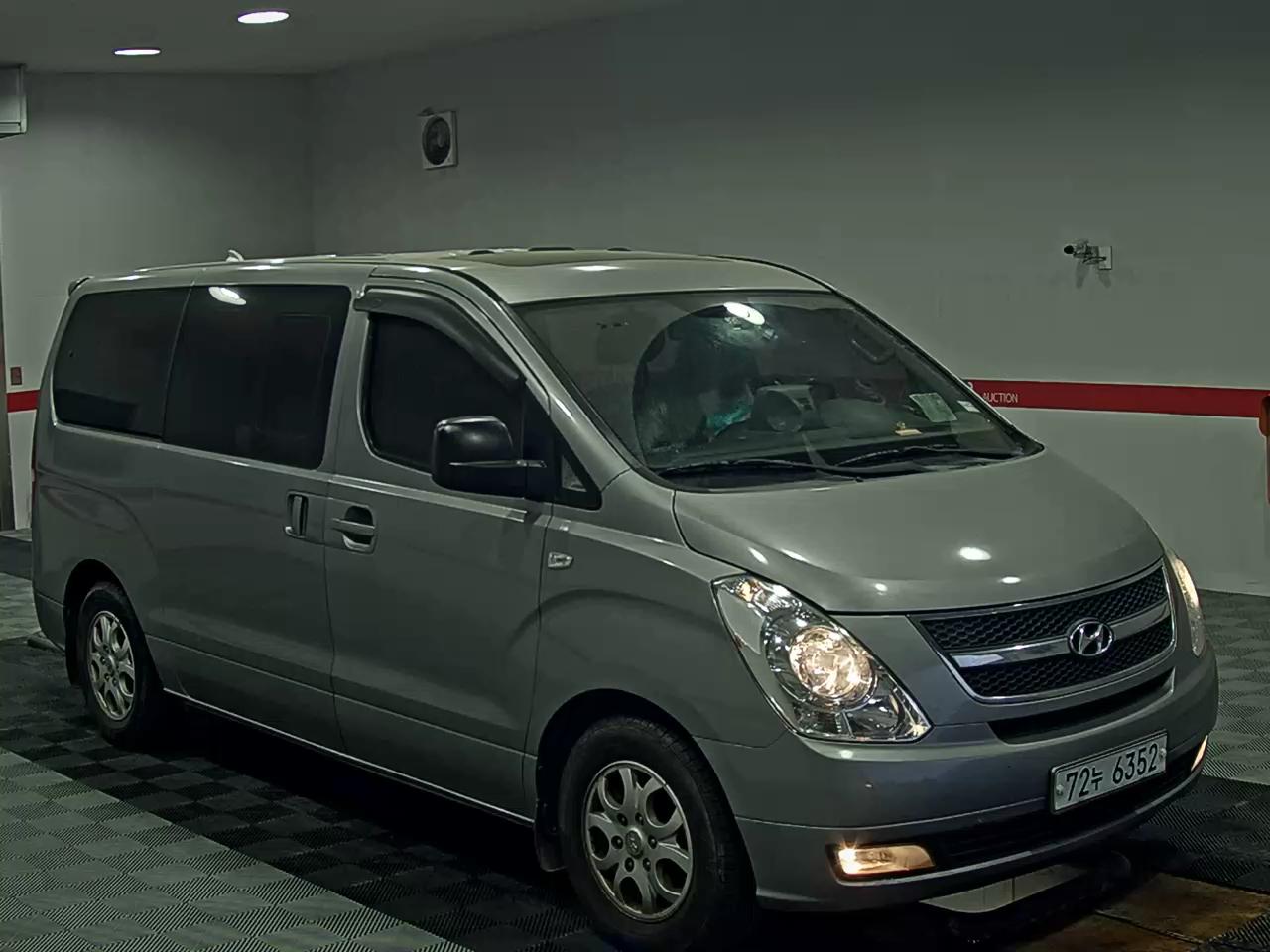 2012 - hyundai grand starex