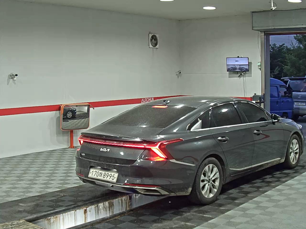 2022 - kia k8