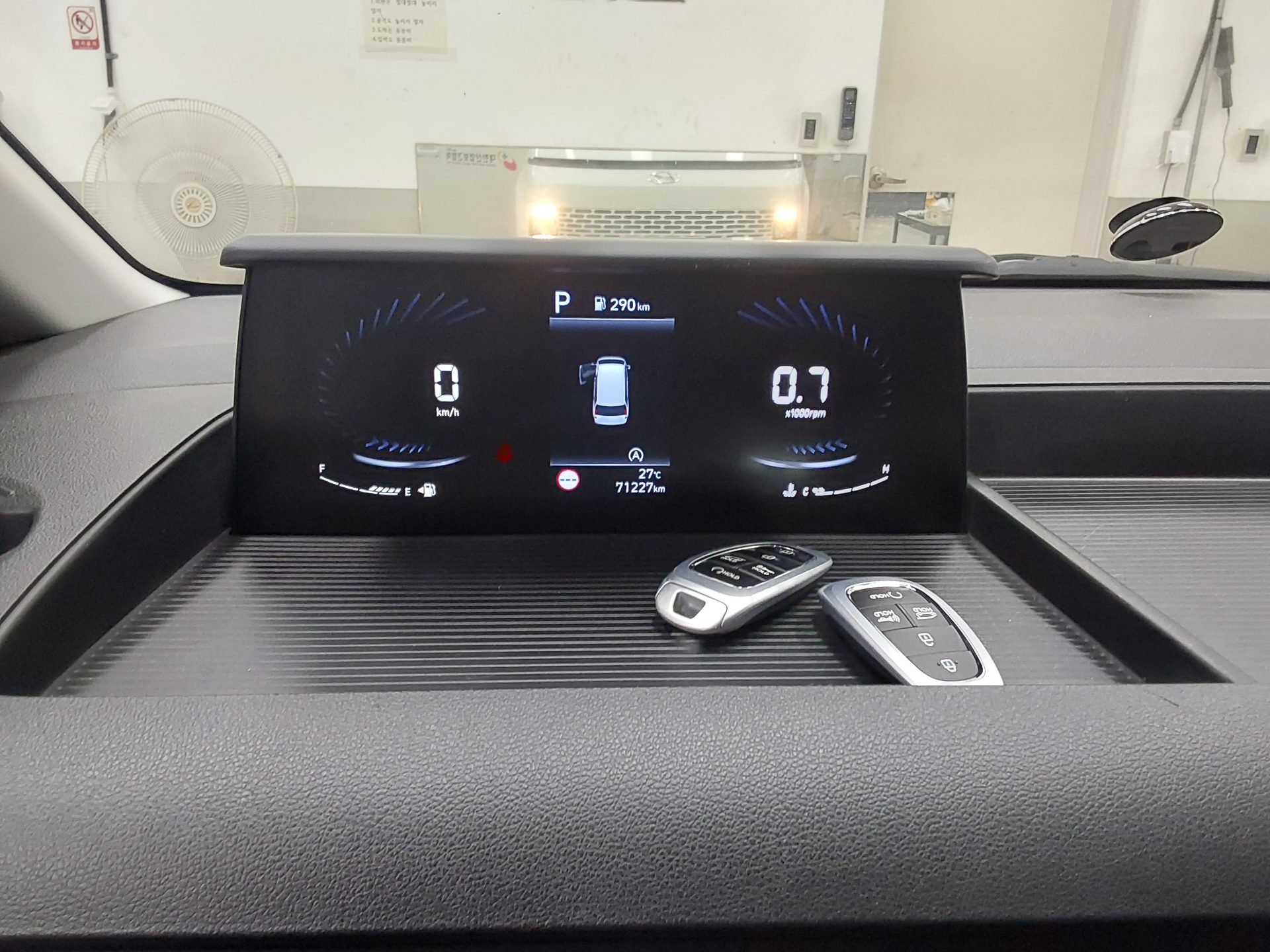 2022 - hyundai staria