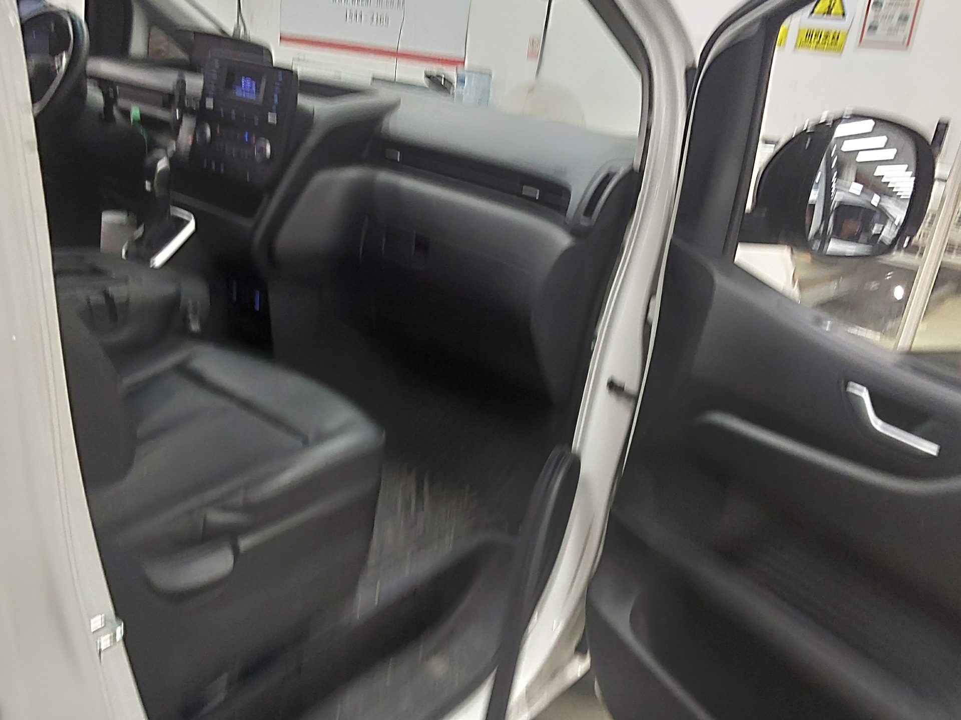 2022 - hyundai staria