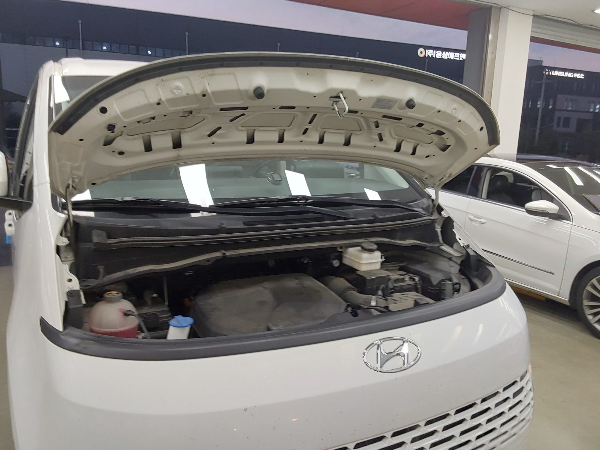 2022 - hyundai staria