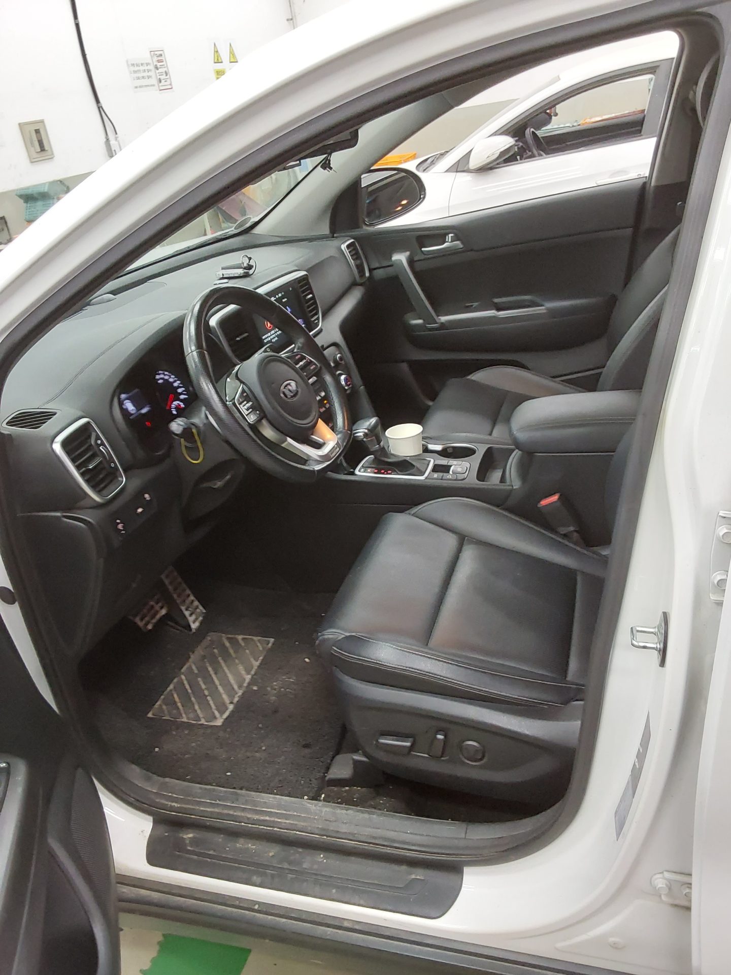 2022 - kia sportage