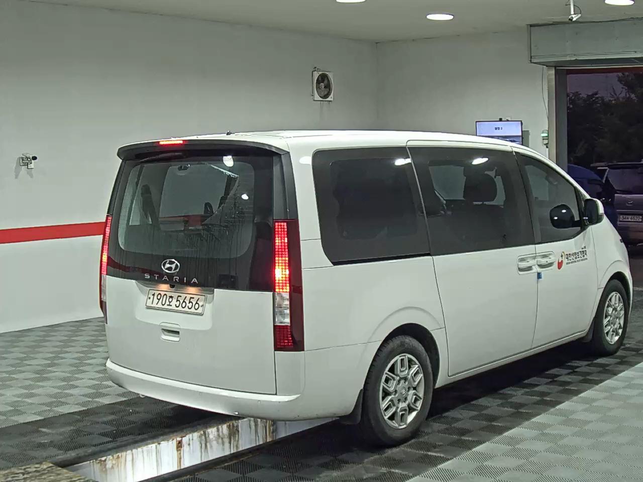 2022 - hyundai staria