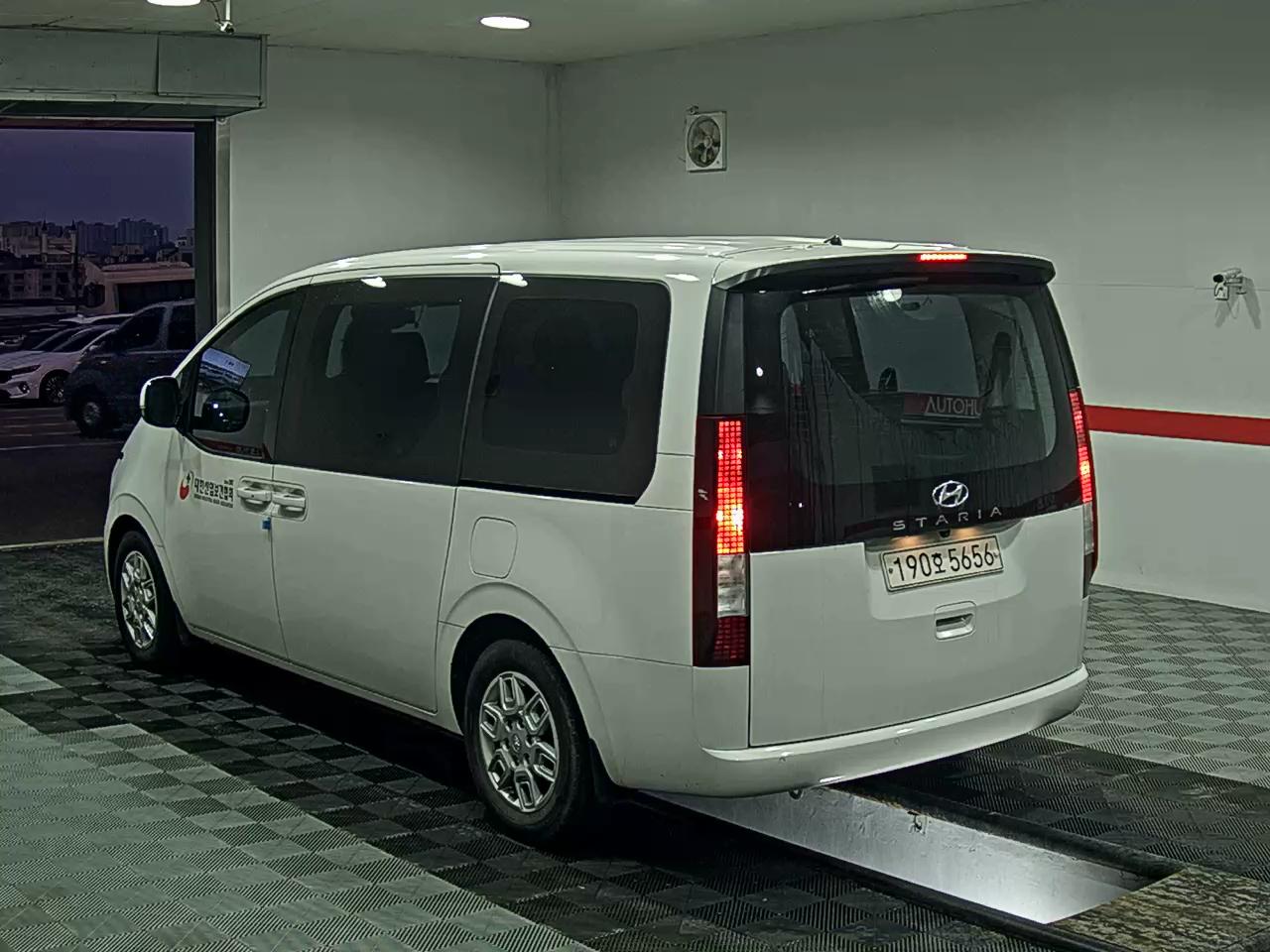 2022 - hyundai staria