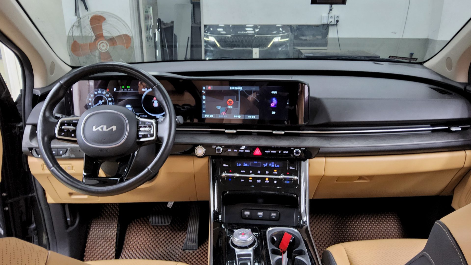 2023 - kia carnival