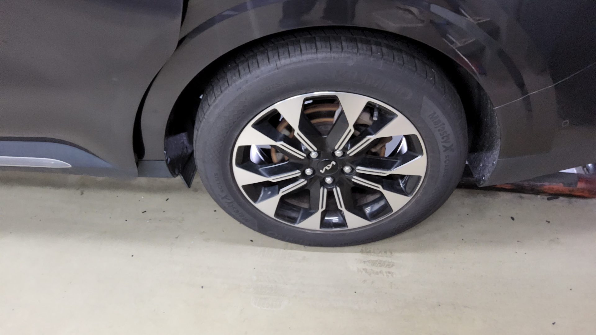 2023 - kia carnival