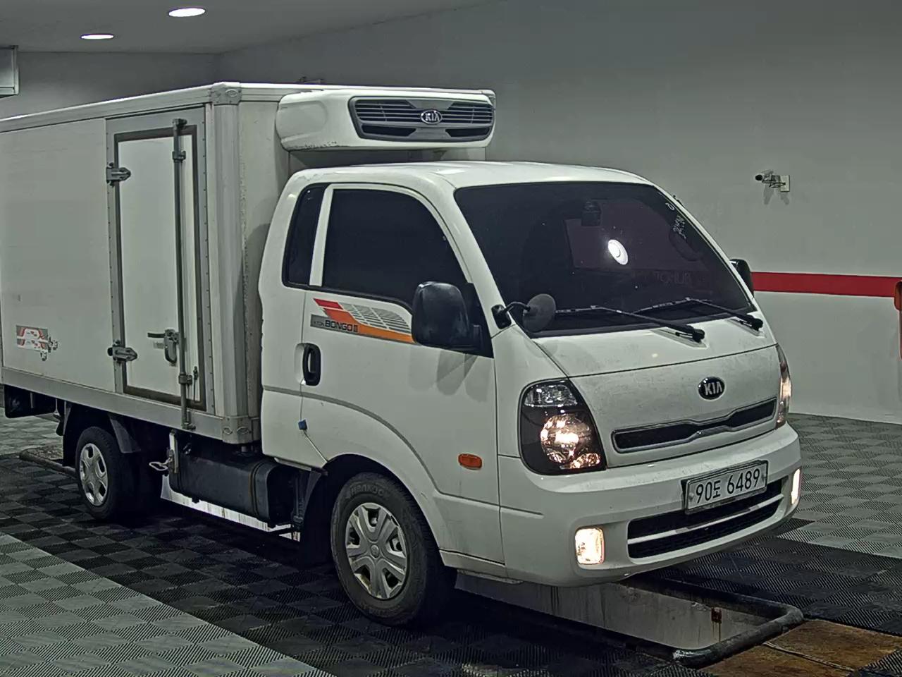 2017 - kia bongo