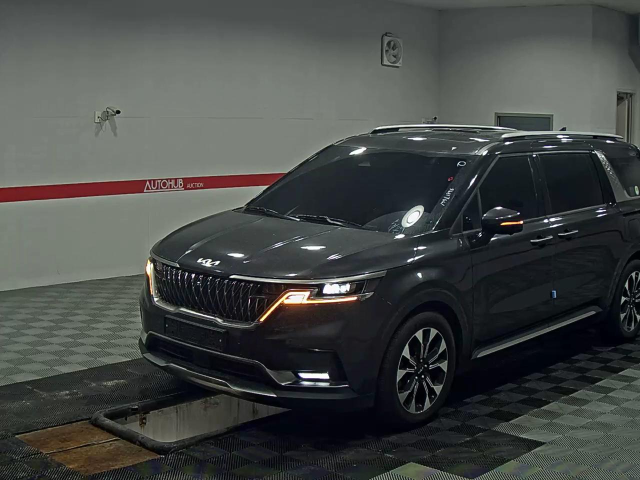 KIA CARNIVAL (KA4)