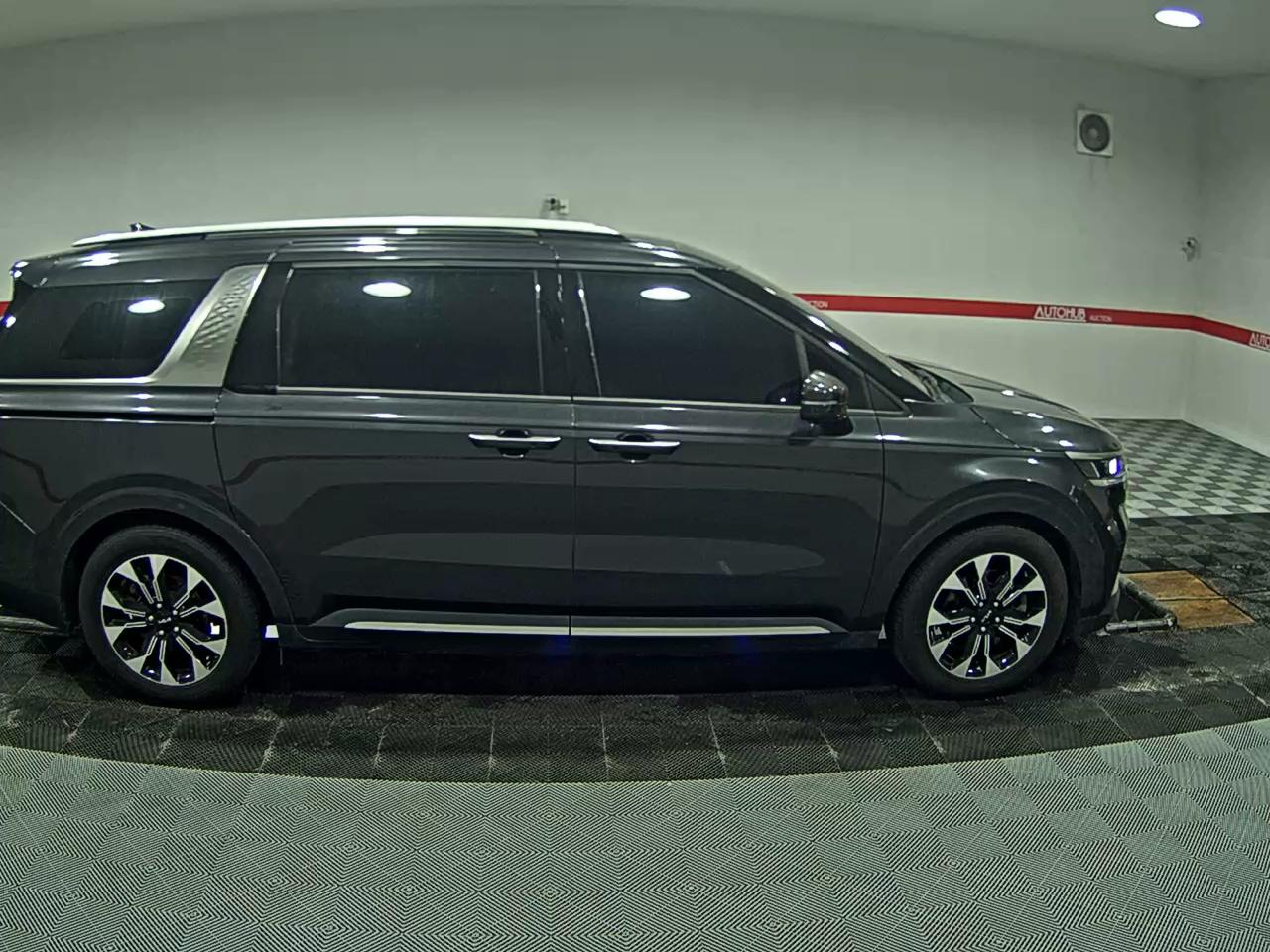 2023 - kia carnival