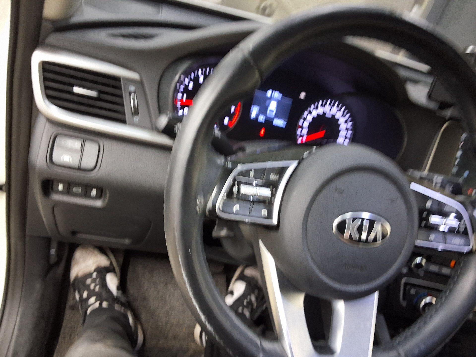 2020 - kia k5