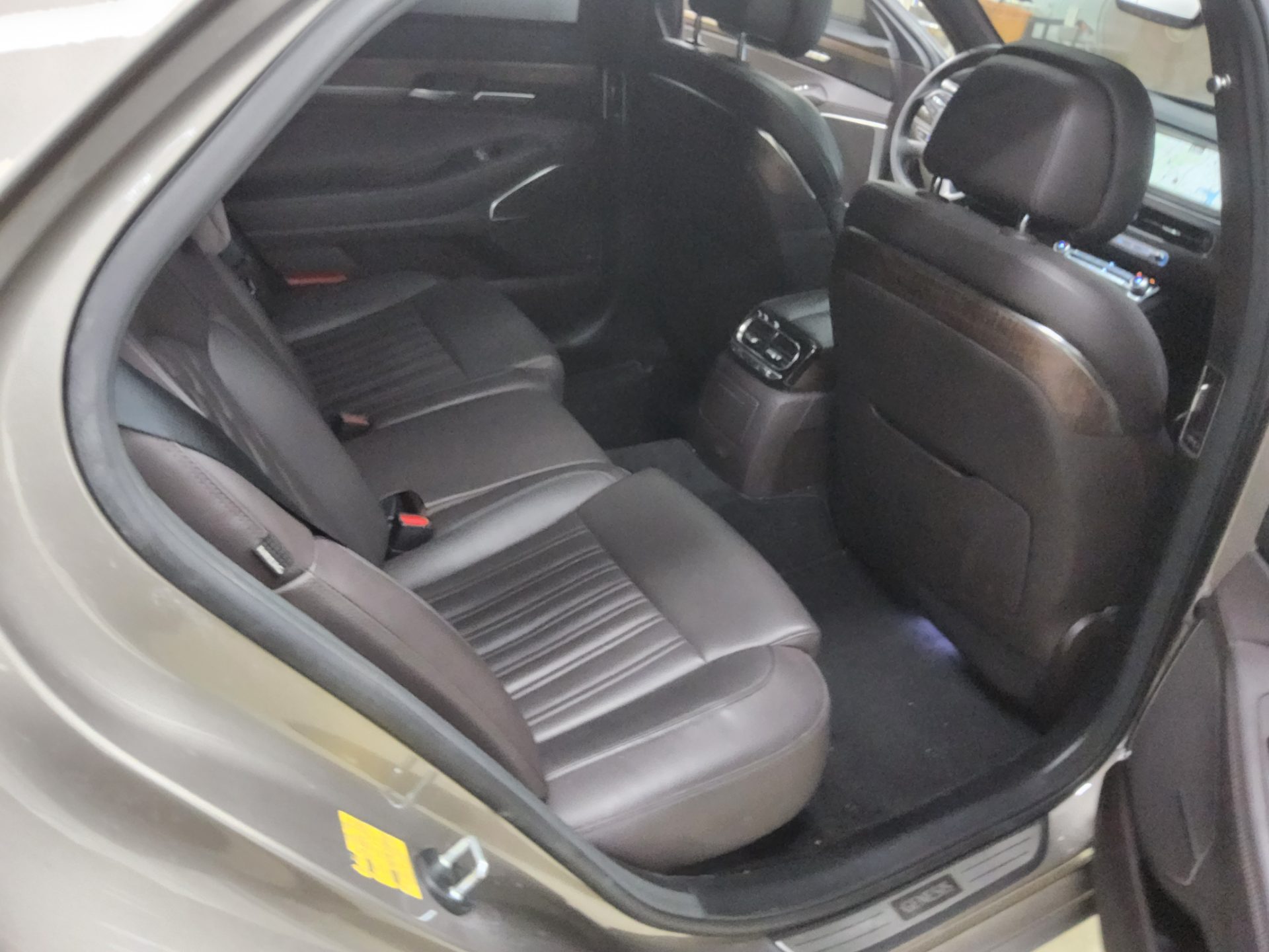 2021 - genesis g90