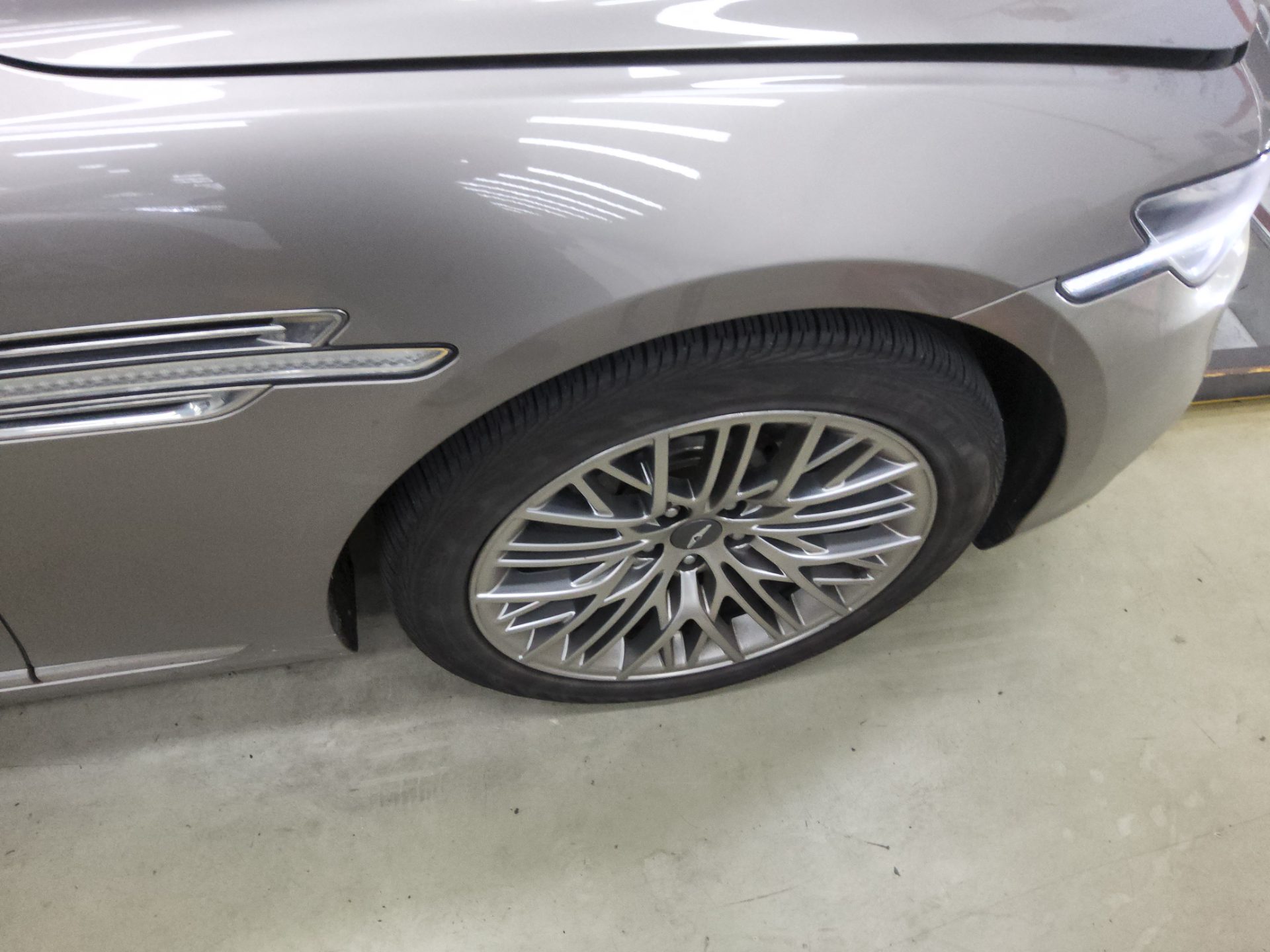 2021 - genesis g90
