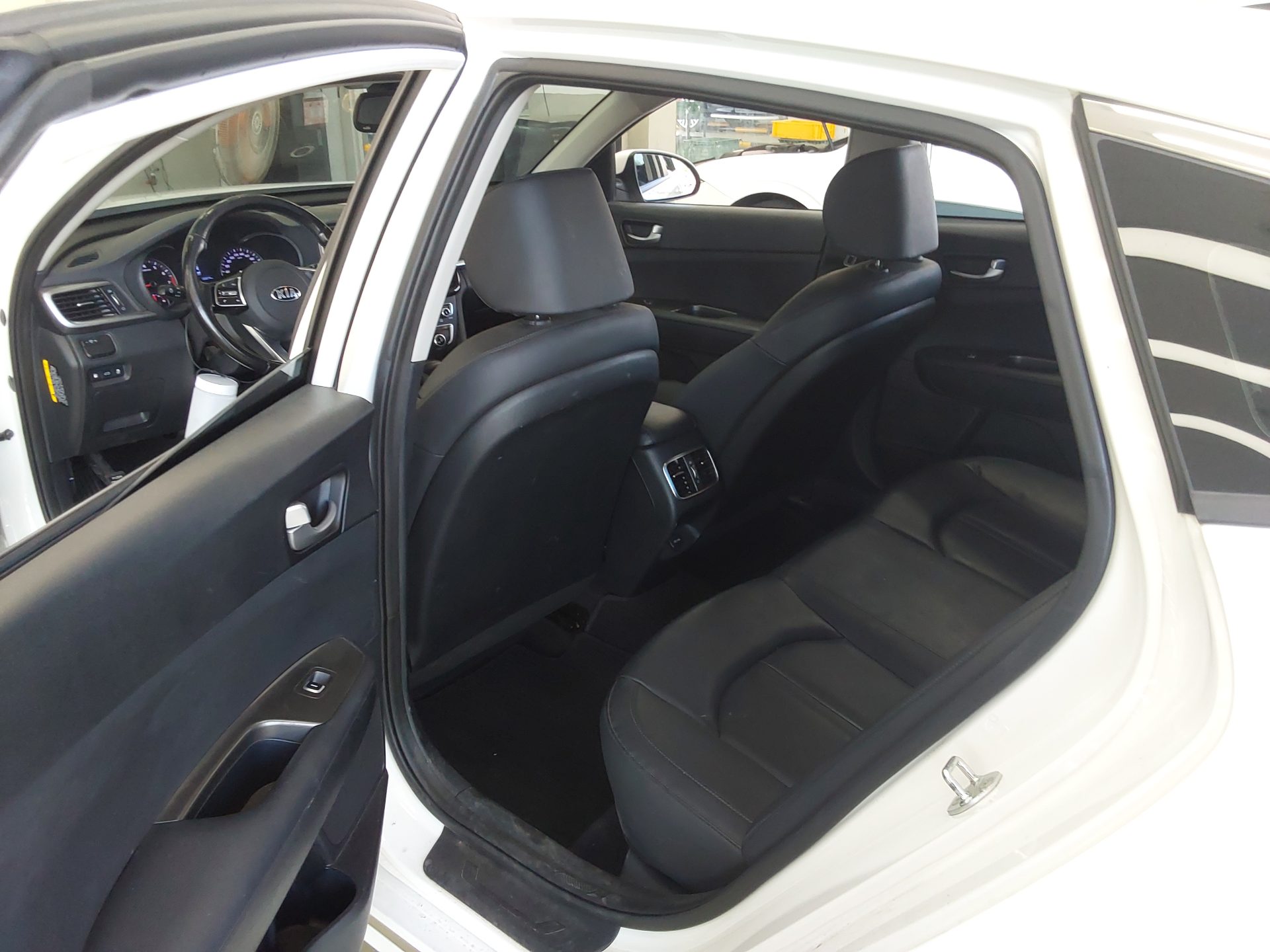 2020 - kia k5