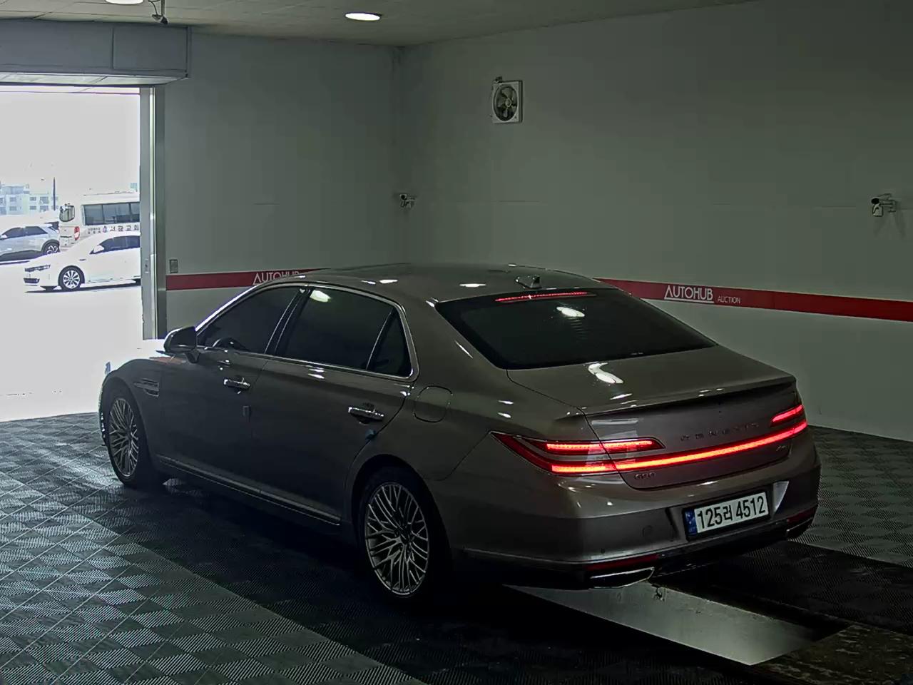 2021 - genesis g90