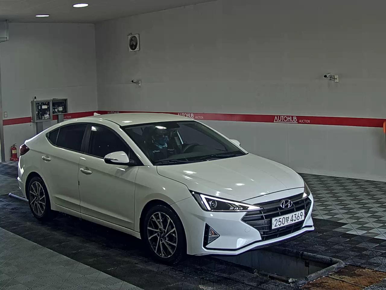 2019 - hyundai avante