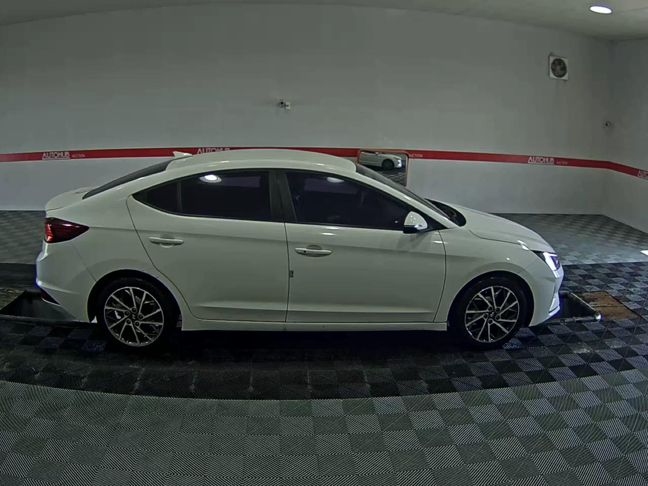 2019 - hyundai avante