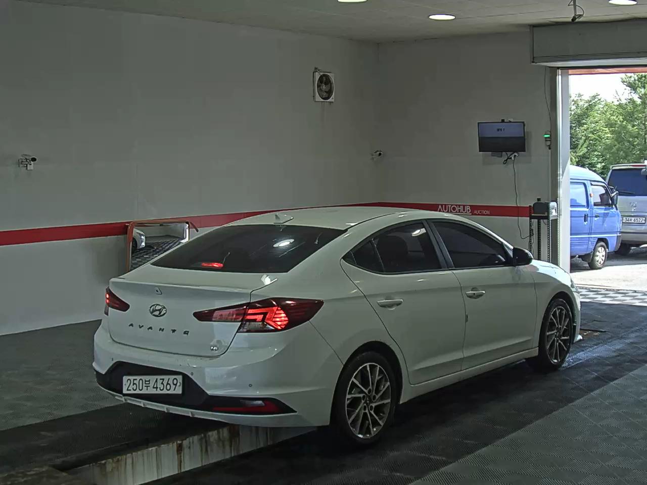 2019 - hyundai avante