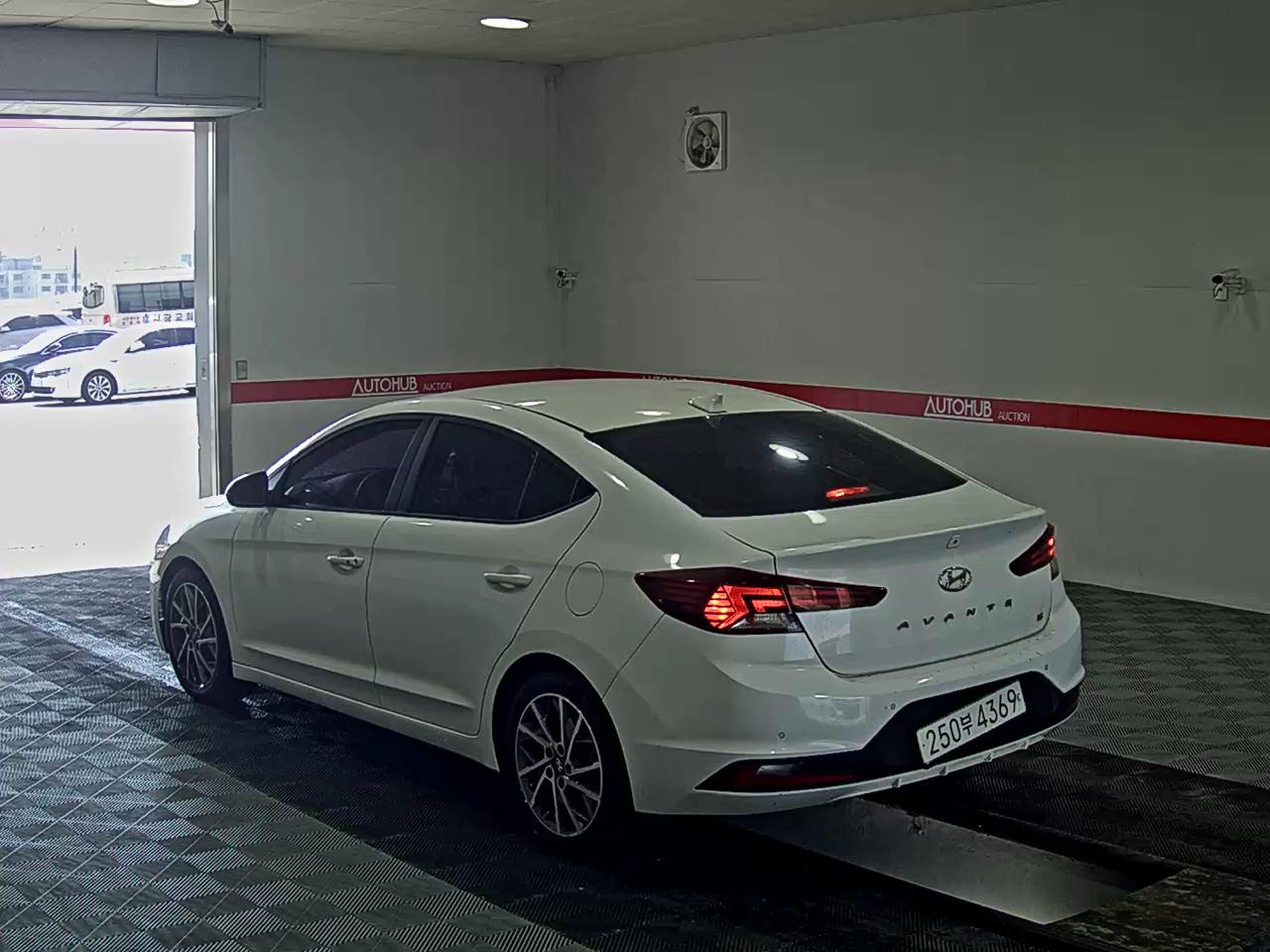2019 - hyundai avante
