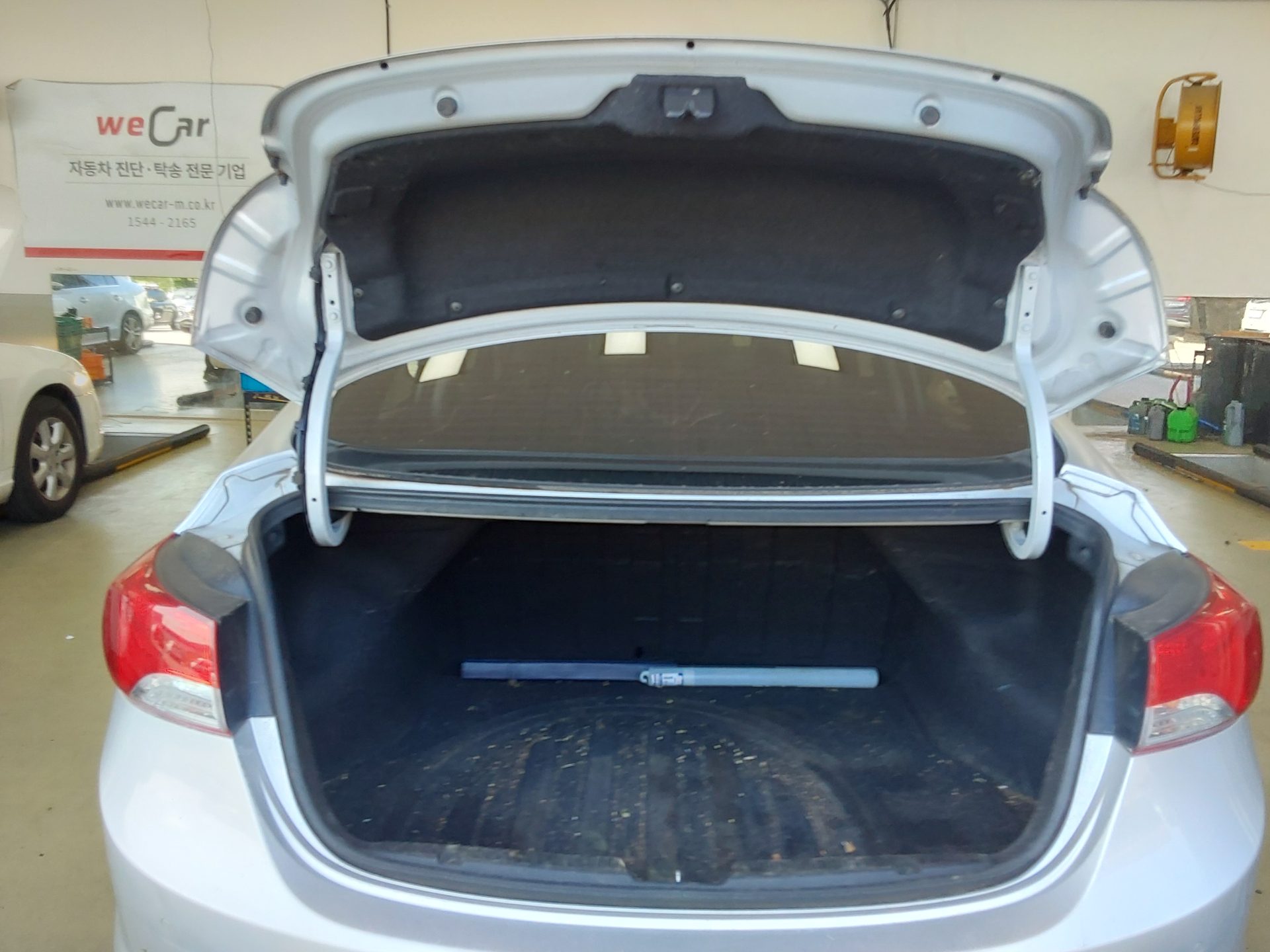 2012 - hyundai avante